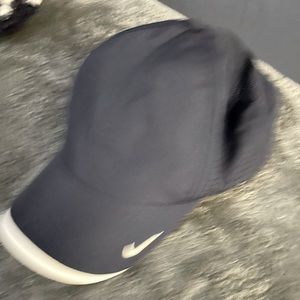 NEW Nike heritage 86 Dri-fit hat. Navy with white brim. Elastic adjustable.